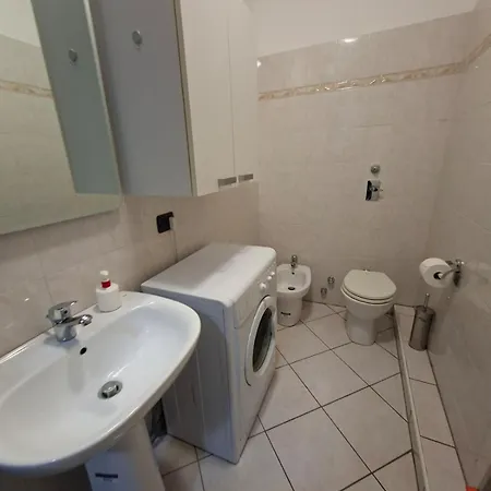 Design District Tortona-solari, Metro M4, Mudec - 2 Bathrooms Milan